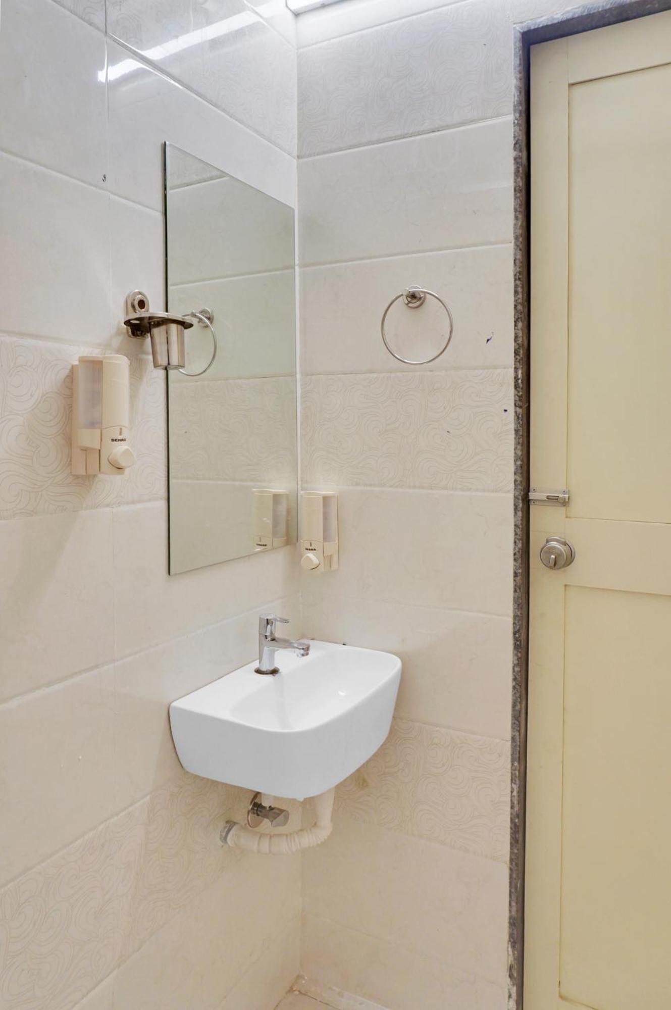 Urban Hometel Pune Exterior photo